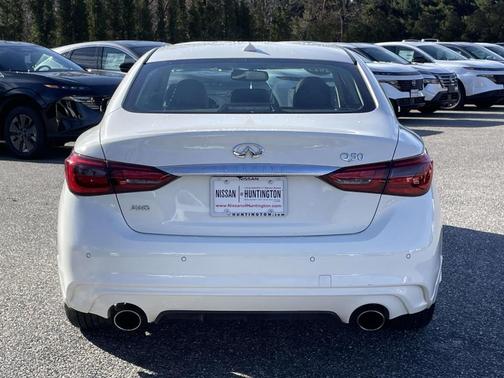 2023 INFINITI Q50 LUXE