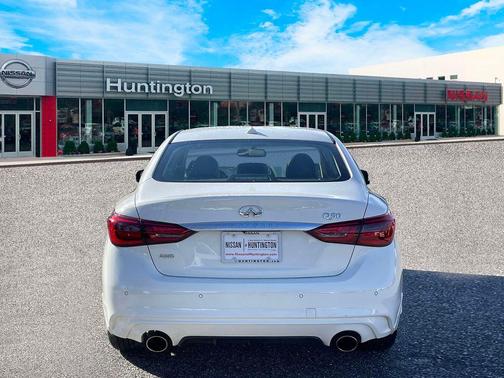 2023 INFINITI Q50 LUXE