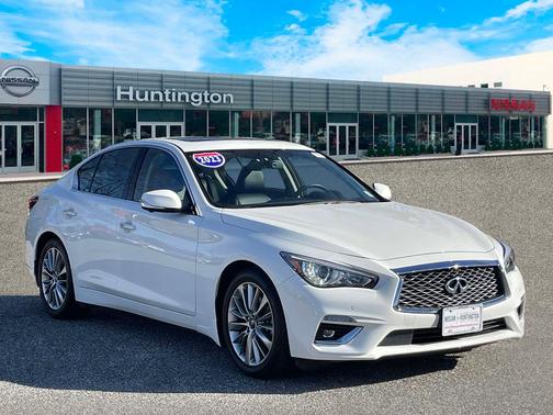 2023 INFINITI Q50 LUXE