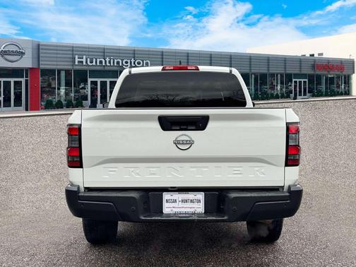 2024 Nissan Frontier S
