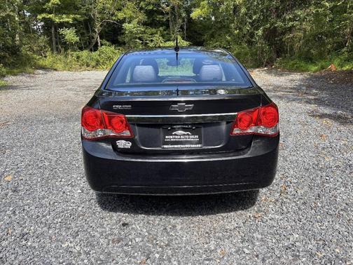 Black 2013 Chevrolet Cruze LS