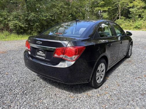 Black 2013 Chevrolet Cruze LS