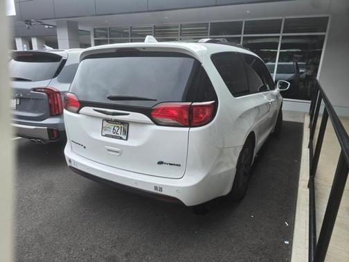 2020 Chrysler Pacifica Hybrid Limited