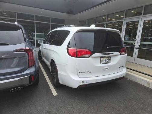 2020 Chrysler Pacifica Hybrid Limited