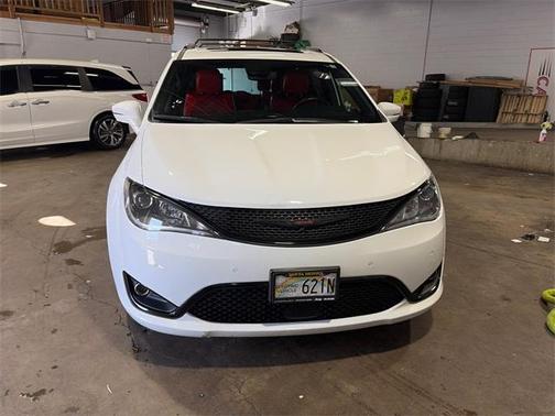 2020 Chrysler Pacifica Hybrid Limited