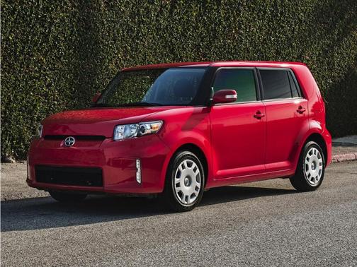 White 2015 Scion xB
