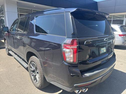 Midnight Blue Metallic 2022 Chevrolet Suburban Z71
