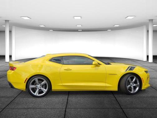 Bright Yellow 2018 Chevrolet Camaro 1SS