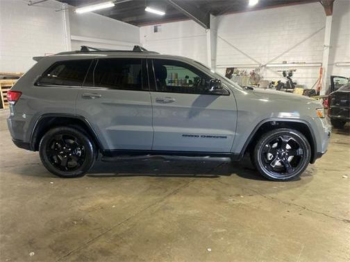 2019 Jeep Grand Cherokee Laredo