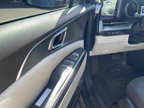 2022 Kia Carnival LXS