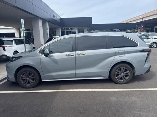 2024 Toyota Sienna Woodland Edition