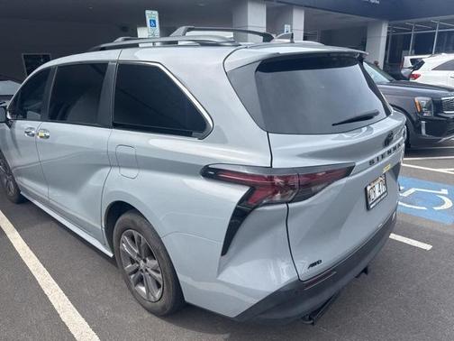 2024 Toyota Sienna Woodland Edition