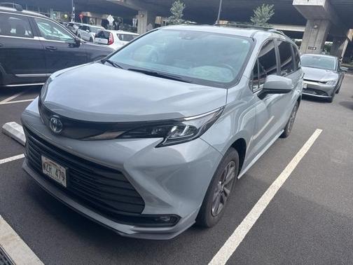 2024 Toyota Sienna Woodland Edition