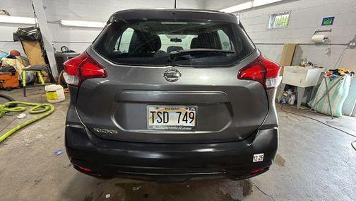 Gun Metallic 2018 Nissan Kicks S