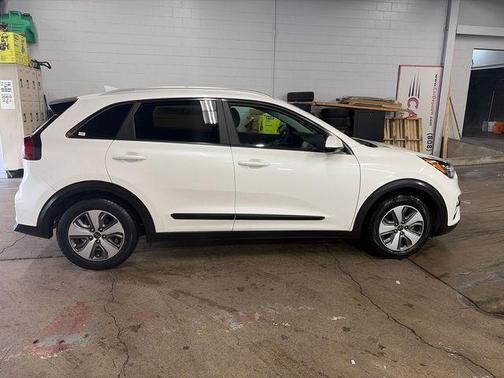 2021 Kia Niro LX