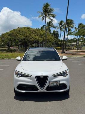 White Tri-Coat 2018 Alfa Romeo Stelvio Ti