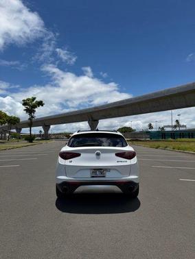 White Tri-Coat 2018 Alfa Romeo Stelvio Ti