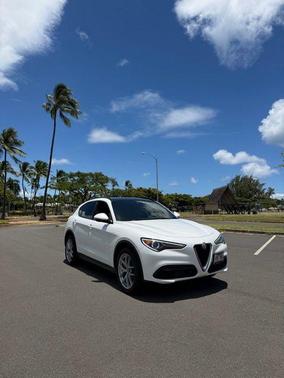 White Tri-Coat 2018 Alfa Romeo Stelvio Ti