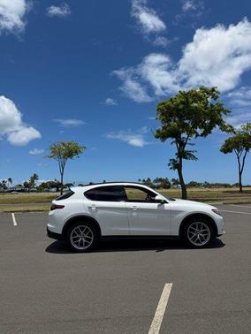 White Tri-Coat 2018 Alfa Romeo Stelvio Ti