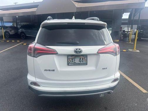 Super White 2016 Toyota RAV4 XLE