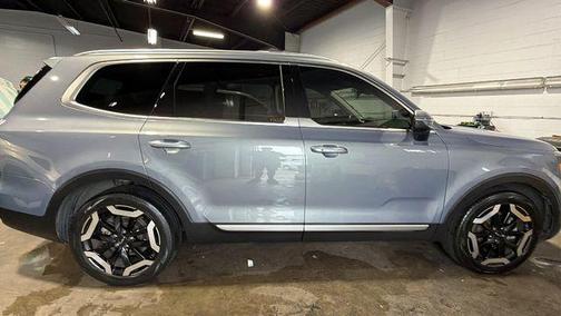 Everlasting Silver 2024 Kia Telluride EX