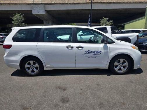 White 2015 Toyota Sienna L