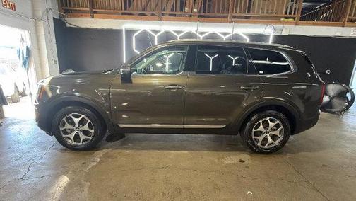Dark Moss 2022 Kia Telluride EX