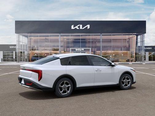 Snow White Pearl 2026 Kia K4 LXS