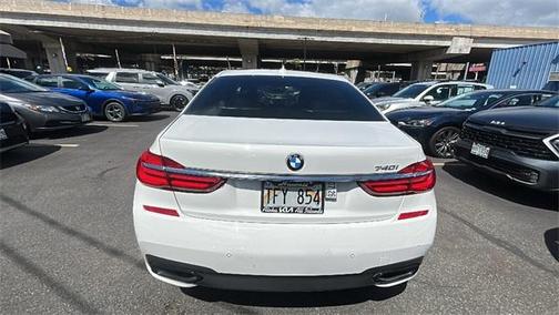 2018 BMW 740 i