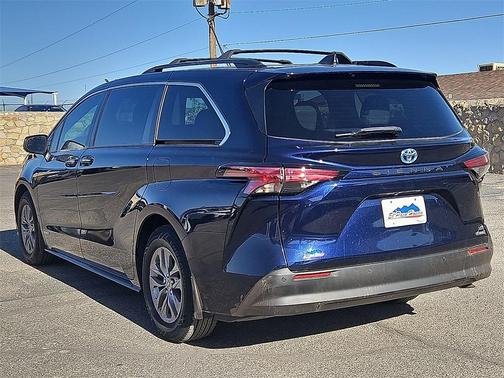 2021 Toyota Sienna XLE
