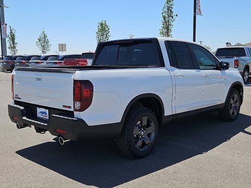 Platinum White Pearl 2026 Honda Ridgeline TrailSport