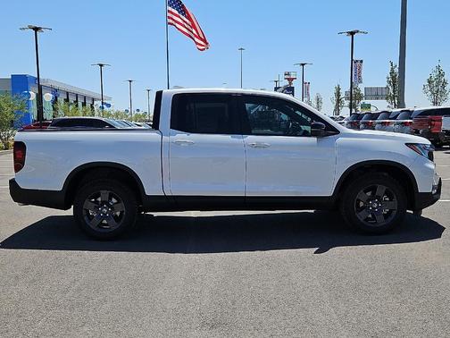 Platinum White Pearl 2026 Honda Ridgeline TrailSport
