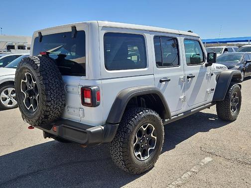 Bright White Clearcoat 2023 Jeep Wrangler Rubicon