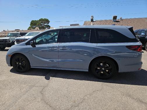 Sonic Gray Pearl 2024 Honda Odyssey Sport