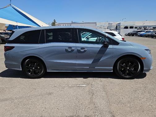 Sonic Gray Pearl 2024 Honda Odyssey Sport