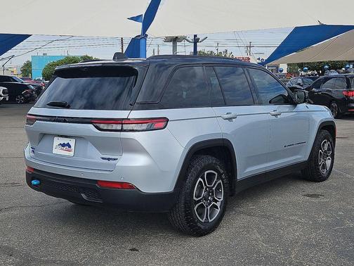 2022 Jeep Grand Cherokee 4xe Trailhawk