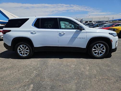 Summit White 2023 Chevrolet Traverse LS