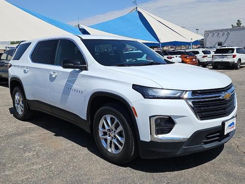 Summit White 2023 Chevrolet Traverse LS