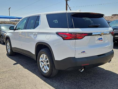 Summit White 2023 Chevrolet Traverse LS