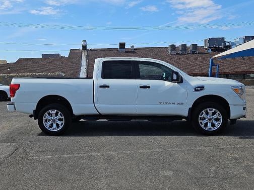 2024 Nissan Titan XD SV