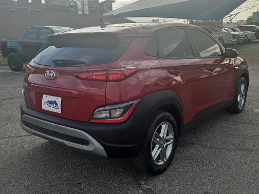 2022 Hyundai KONA SE