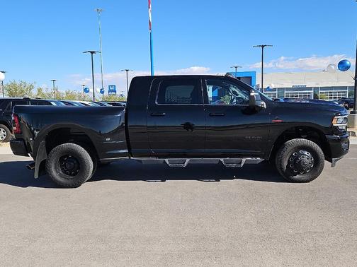 Diamond Black 2024 RAM 3500 Laramie