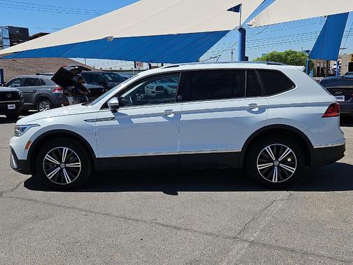 2024 Volkswagen Tiguan 2.0T Wolfsburg Edition