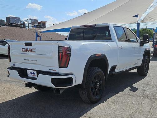 2024 GMC Sierra 2500 AT4