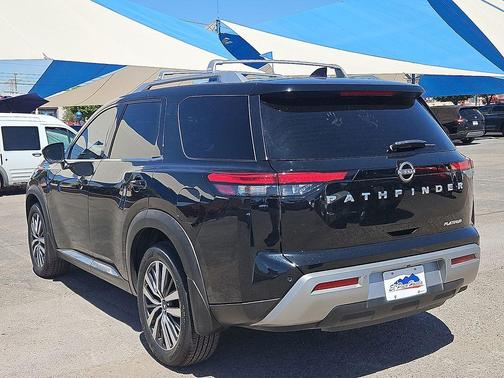 2022 Nissan Pathfinder Platinum
