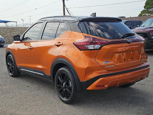 Monarch Orange / Super Black 2023 Nissan Kicks SR
