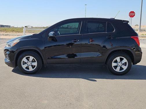 Mosaic Black Metallic 2021 Chevrolet Trax LS