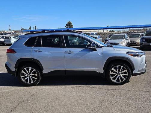 2025 Toyota Corolla Cross XLE