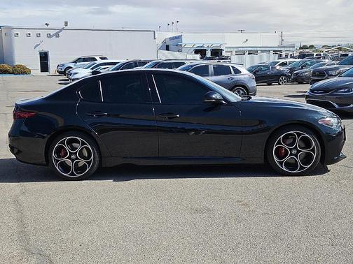 Vulcano Black Metallic 2023 Alfa Romeo Giulia Veloce
