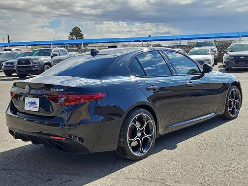 Vulcano Black Metallic 2023 Alfa Romeo Giulia Veloce